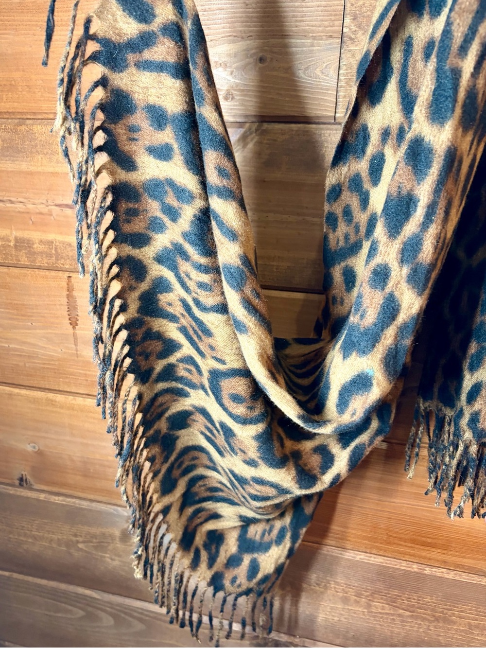 NWT Leopard Print Fringe Scarf in Tan Brown and Black 🖤
